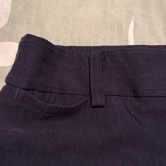 Chico’s super stretchy Bermuda shorts. - Picture 5 of 6